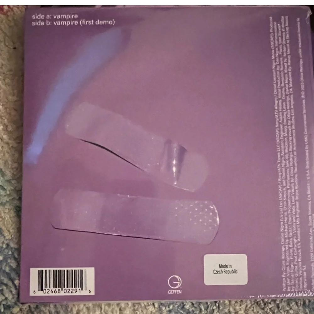 Olivia Rodrigo vampire 7” vinyl - Picture 2 of 2